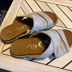 Very G Women's Gray and Brown Sandals Size 7